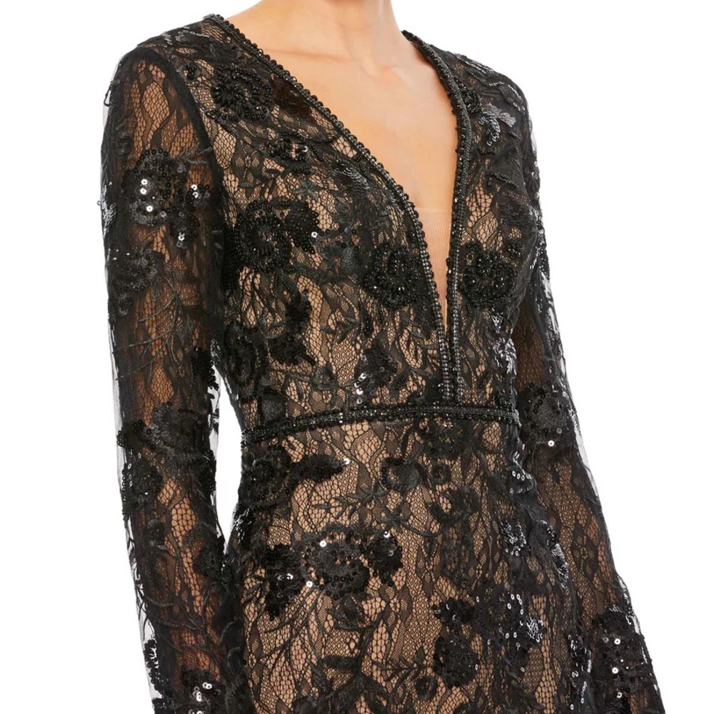 (205) BNWT MAC DUGGAL EMBELLISHED LONG SLEEVE PLUNGE NECK TRUMPET GOWN #79351